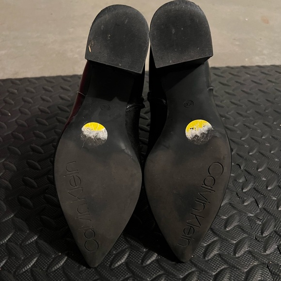 Calvin Klein 9.5 black leather boot - Picture 2 of 3